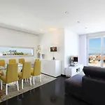 Flipwave House Feriehus *